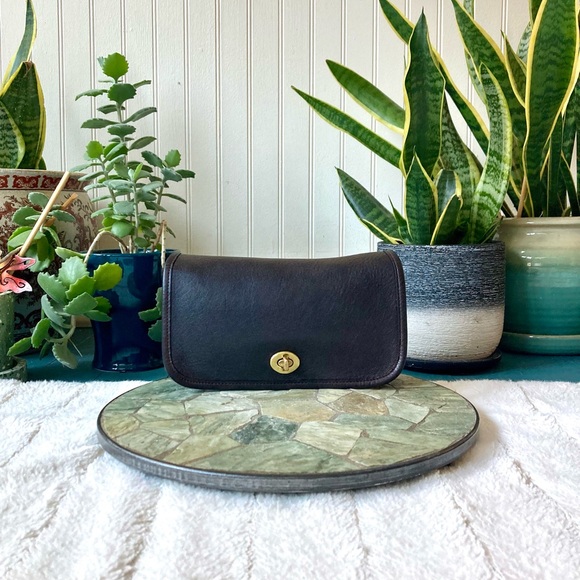 Coach Handbags - Coach RARE Vintage Dinky Bag 9375